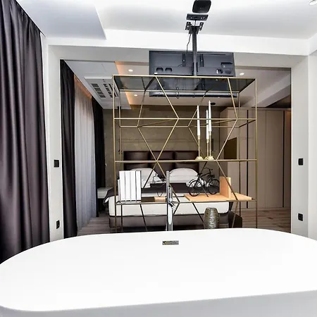 Horatia Макарска